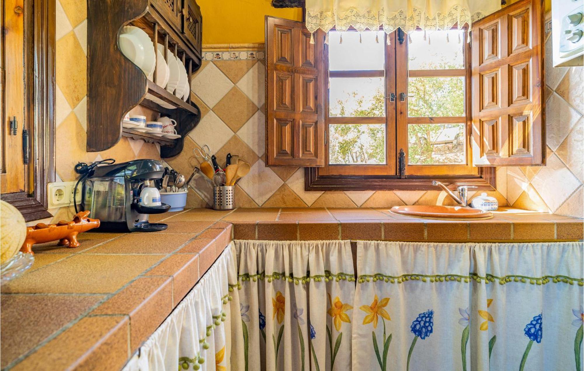 Amazing Cottage In Algatocin With Kitchen Esterno foto